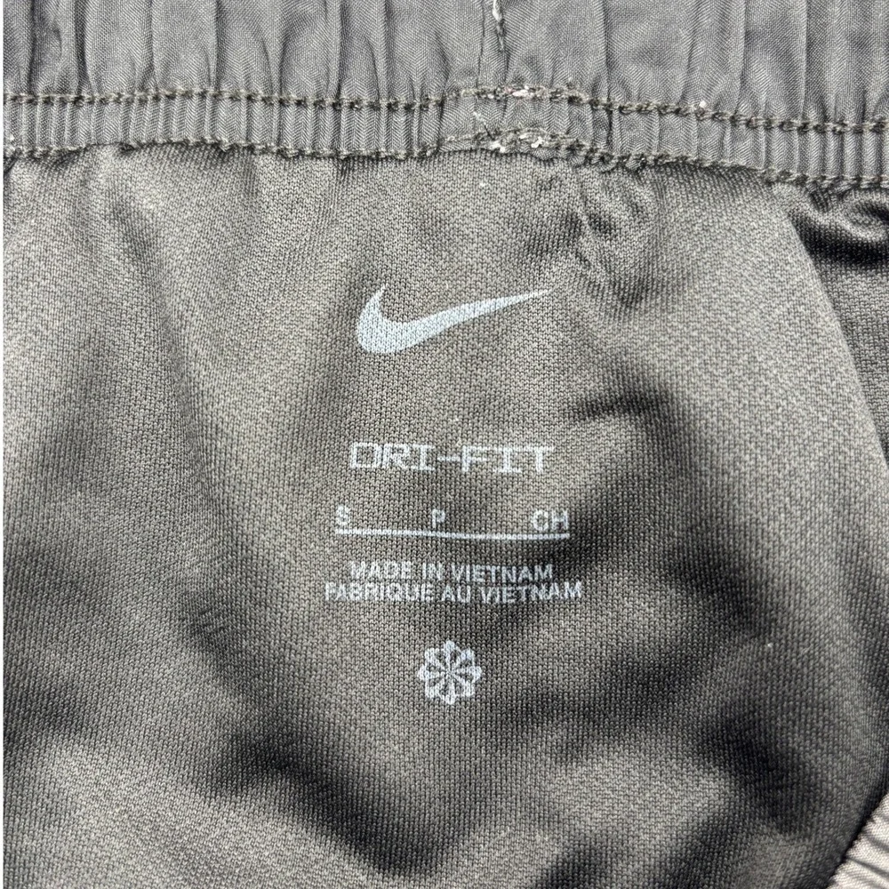 Nike Dri-FIT Tempo Running Shorts Womens Small Gray Black Mesh Athletic CU8890